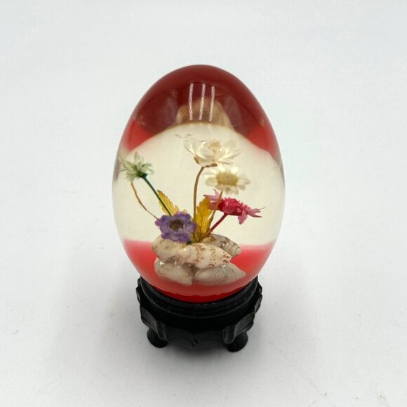 Vintage Lucite Egg Paperweight Embedded Dried Flower Seashells With stand - Picture 2 of 12